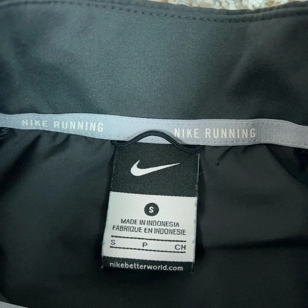 Nike Jacket Mens Small Black Full Zip Windbreaker Running Training Swoosh Sport